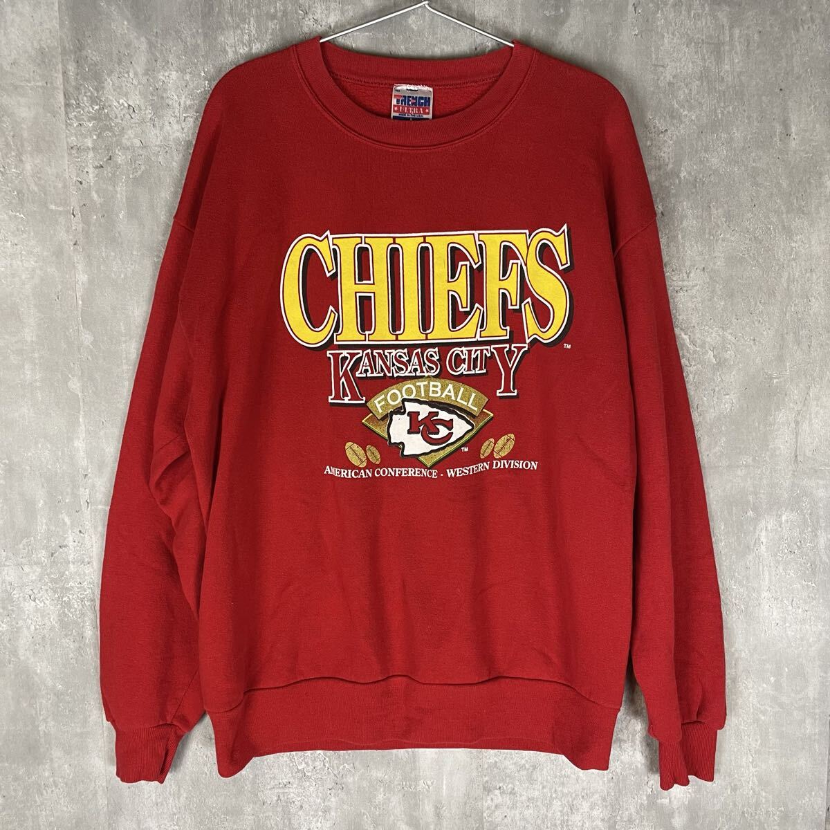 【USA製】TRENCH トレンチ 90's CHIEFS アメカジ スウェット L 赤 トレーナー レッド アメリカ製 チーフス トップス アメフト NFL拍卖