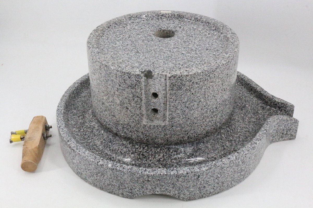 【ト長】 石臼 挽臼 碾臼 ひきうす 石挽き 臼径 33×33cm 重量約 57.4kg 穀物 蕎麦 茶臼 古民具 ※2個口発送※ IR749IOC18拍卖
