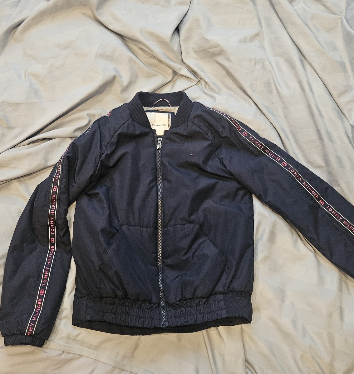 トミーヒルフィガー ボンバージャケット ネイビー キッズ拍卖