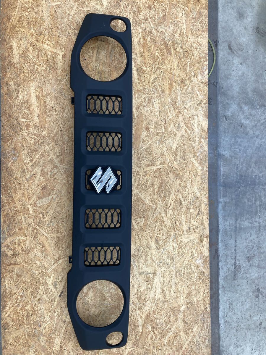 スズキ ジムニー JB64W フロントグリル 72110-78R1-C48 拍卖