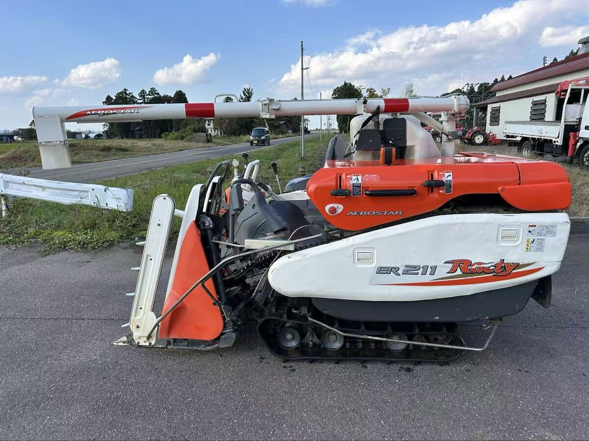 新潟県見附市発 クボタ コンバイン ER211W 2条刈 グレンタンク 11馬力拍卖