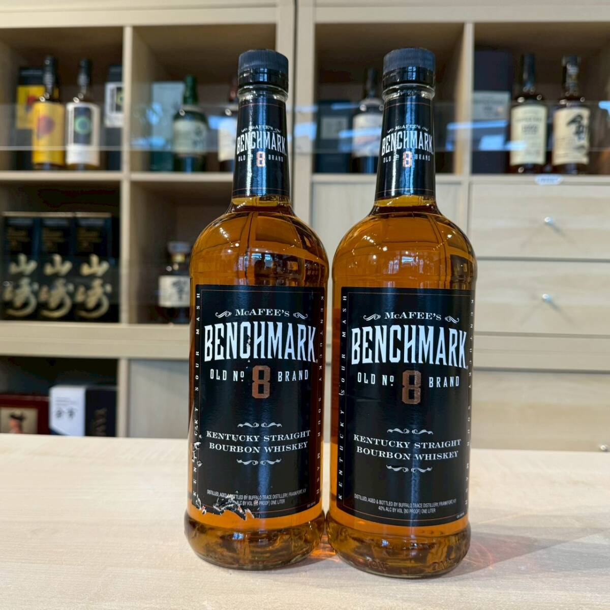 100759-60 BENCHMARK ベンチマーク 8年 BOURBON バーボン 40% 1000ml 2本セット拍卖