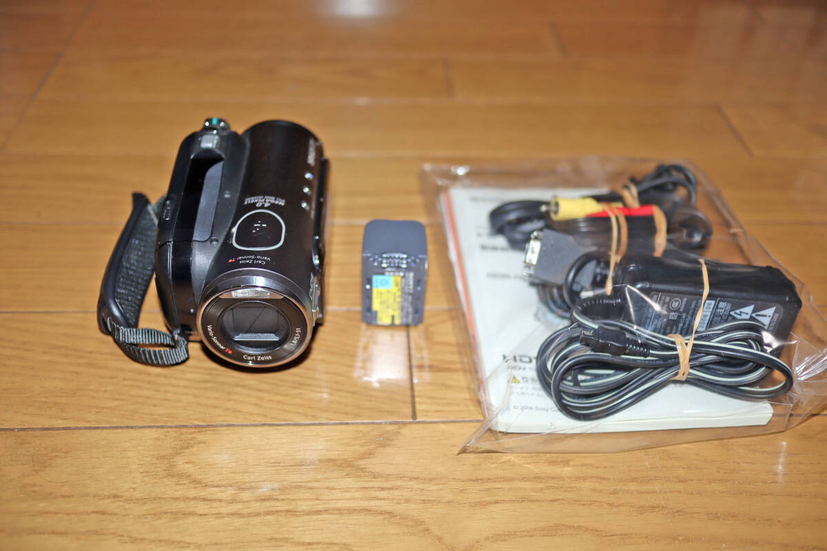 HDR-HC3 ジャンク品 本体とバッテリーとマニュアルとケーブル付属拍卖