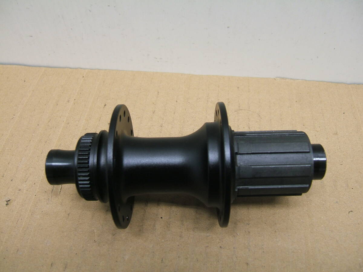 中古 リアハブ 中空軸シャフト 軸長さ約142mm HFH-002 28H 451拍卖