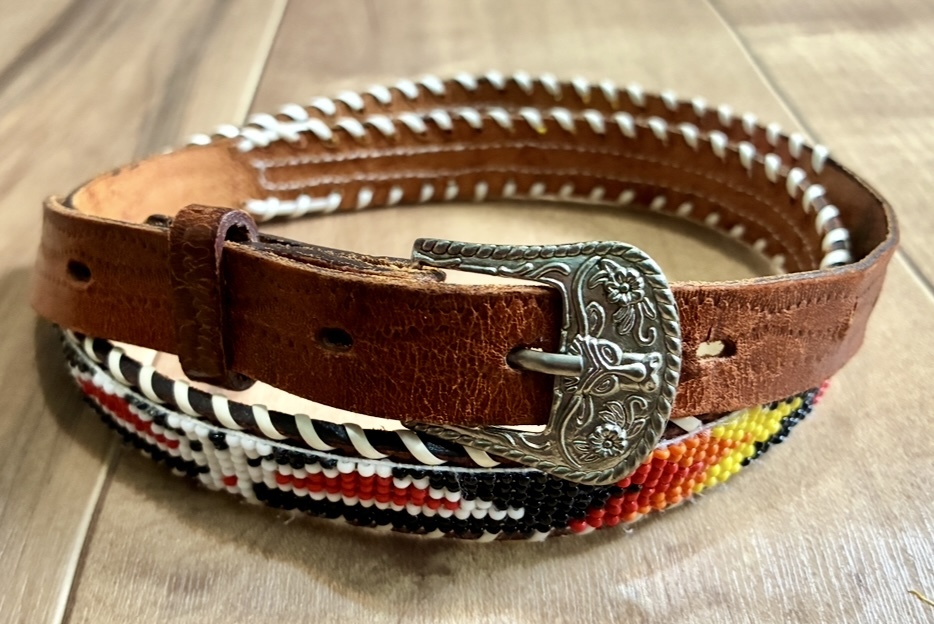 USA製ヴィンテージ ビーズ装飾 ネイティブ柄 レザーベルト インディアン拍卖