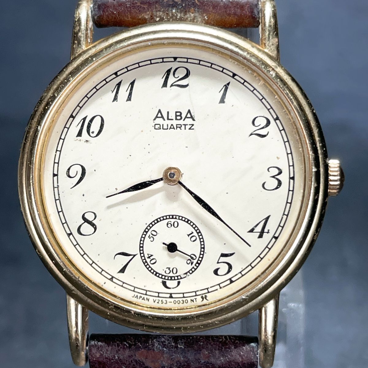 SEIKO セイコー ALBA アルバ V253-0010 腕時計 アナログ クオーツ 3針 スモールセコンド ゴールド文字盤 レザーバンド ブラウン ラウンド拍卖