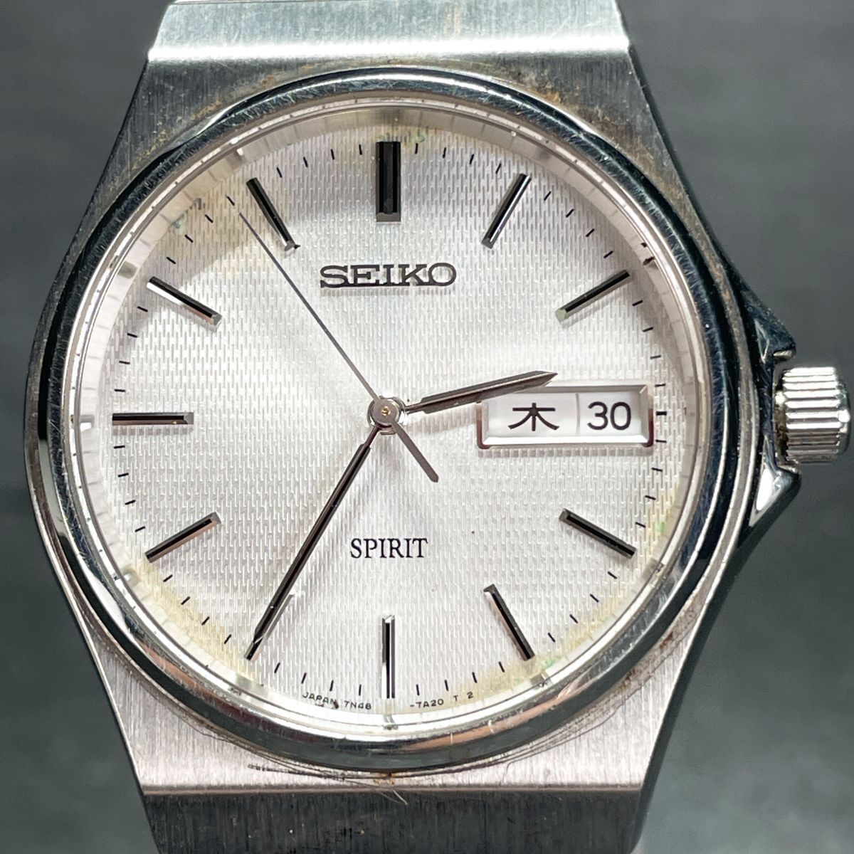SEIKO セイコー SPIRIT スピリット 7N448-7A10 腕時計 アナログ クオーツ 3針 カレンダー シルバー 新品電池交換済み 動作確認済み拍卖