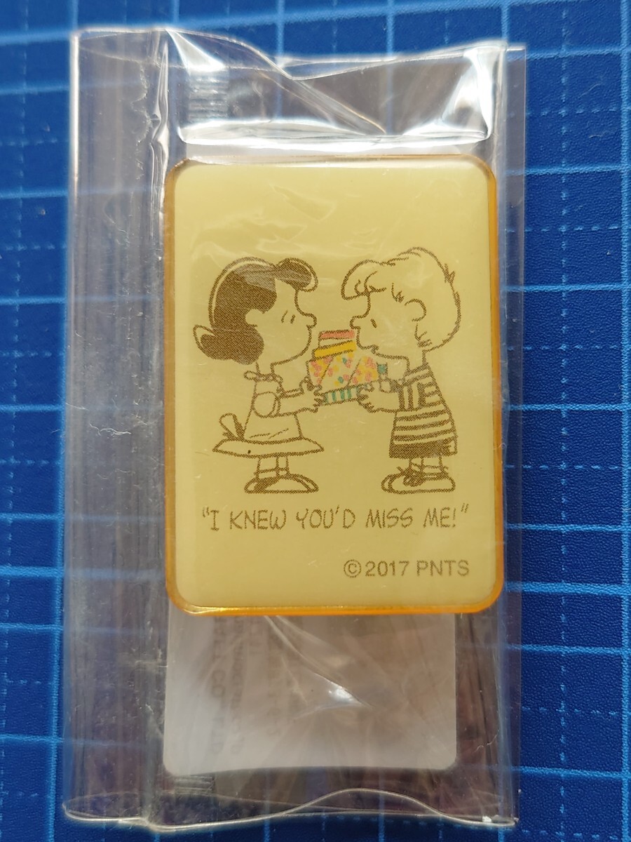 スヌーピー ピンズ(フレンド)SNLT-057(I KNEW YOU'D MISS ME)2017年購入税込648円 ルーシー&シュローダー(彼からルーシーにプレゼント!)拍卖