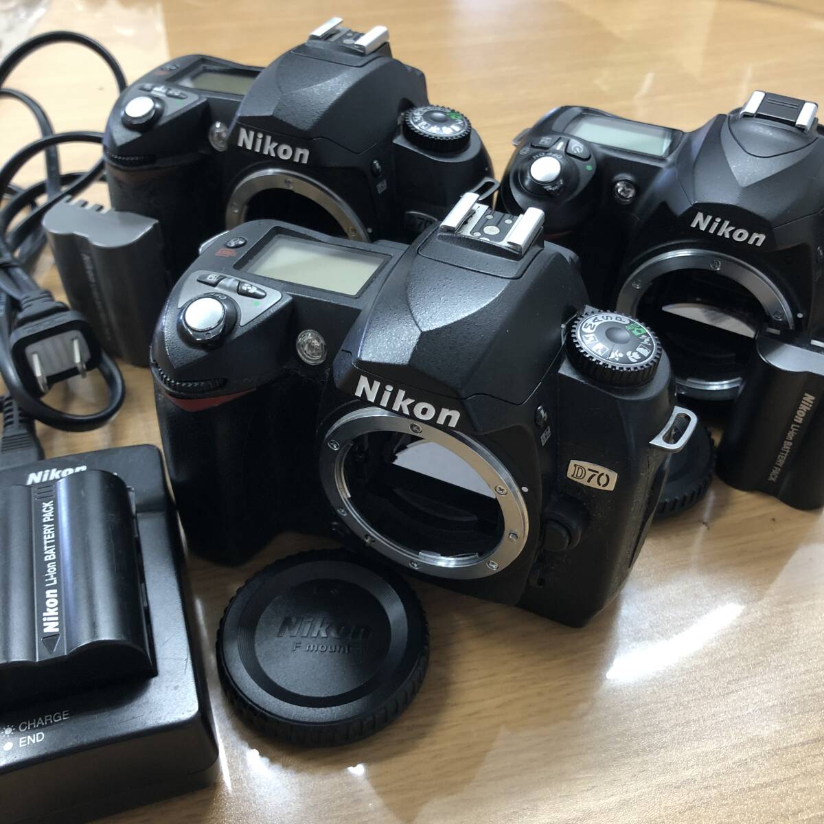 全て動作確認済み!9,999円スタート!【まとめ】Nikon デジタルカメラ セット 一眼レフ D50 D70 計3台 #h491拍卖