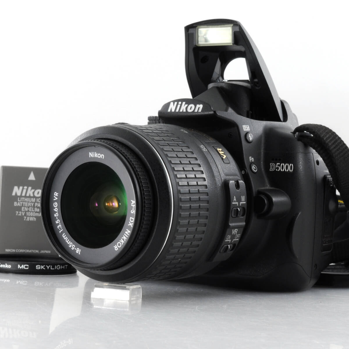 【ニコン】Nikon D5000 デジタル一眼レフカメラ + AF-S DX NIKKOR 18-55mm F3.5-5.6G VR レンズ #M243拍卖