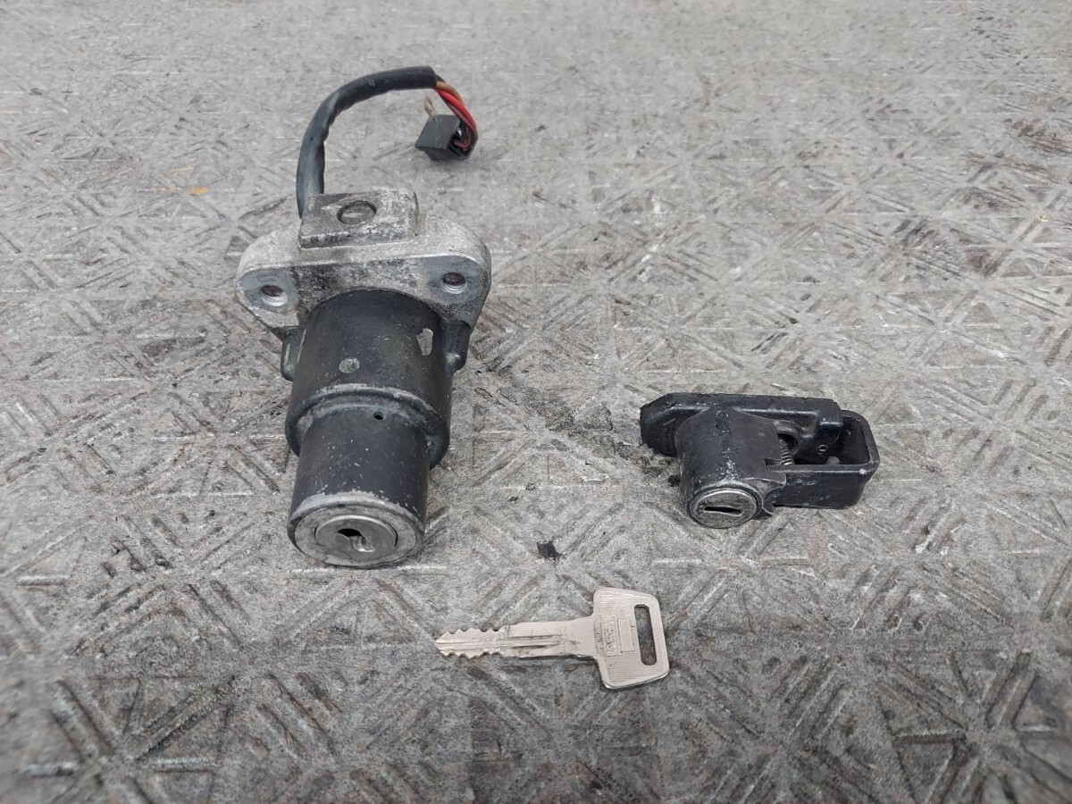 ヤマハ DT50 17W-401~ メインキーセット イグニッション メットキー 実動車から取り外し YAMAHA 純正 部品 パーツ拍卖