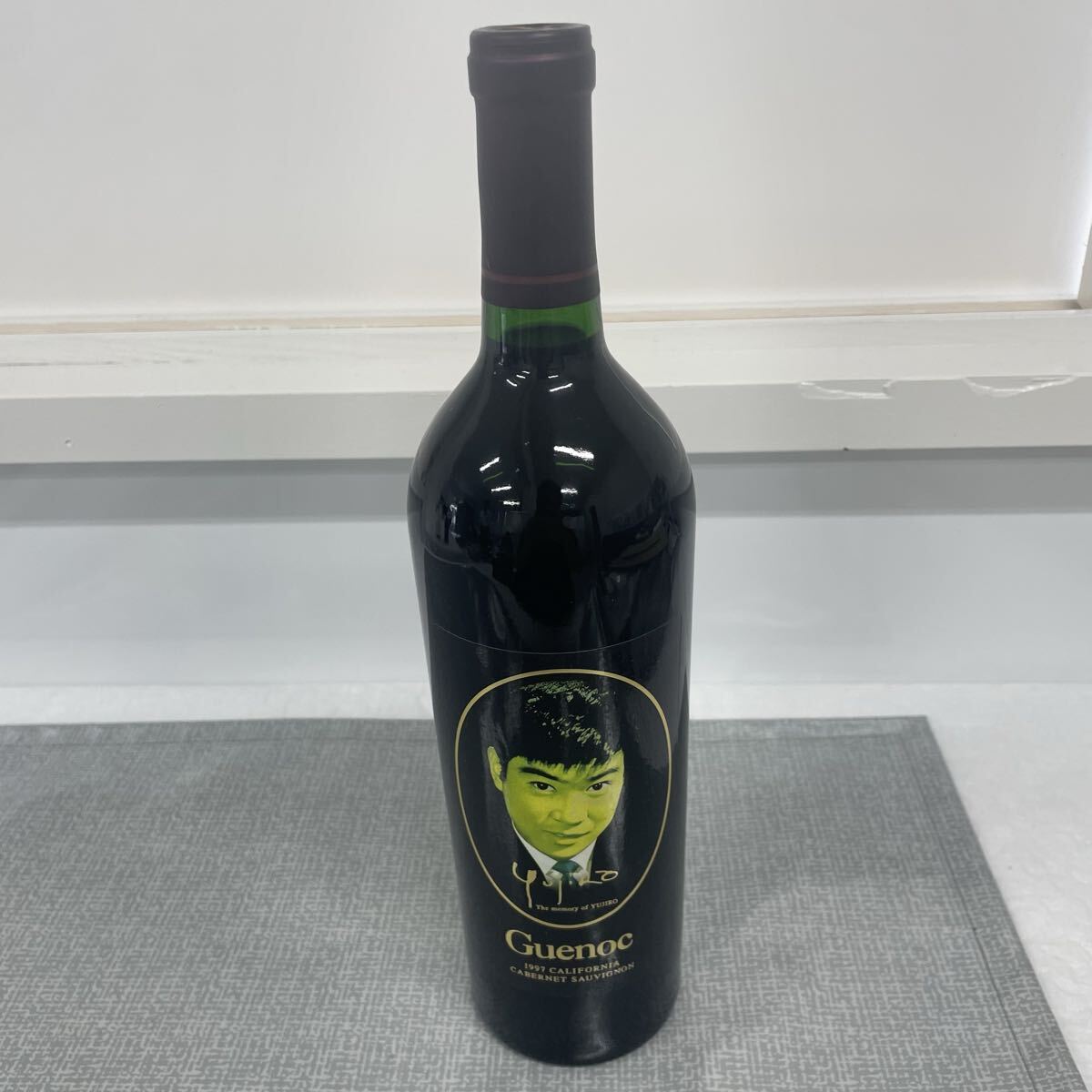 【未開栓】石原裕次郎 記念ボトル 1997 赤ワイン 裕次郎ワイン 記念限定ボトル 葡萄酒 プレミア 希少品 記念品 箱付き拍卖