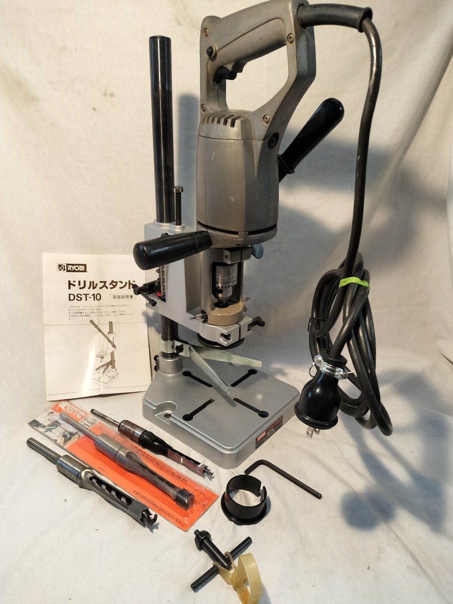 リョービの角のみドリルスタンドDST-10とマキタ10mm電気ドリル6400 卓上ボール盤 ミニボール盤 角のみドリル3本 動作は確認済み拍卖