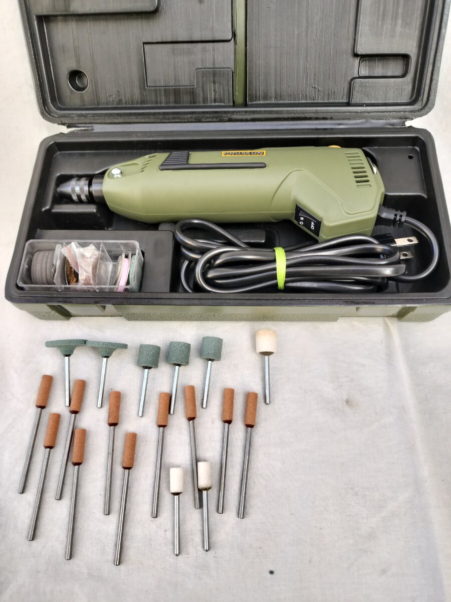 プロクソン ハンディーマルチルーター NO28472 3mm軸砥石18個未使用品 カッター、ヤスリが色々有ります。専用ケース動作は確認済みです拍卖