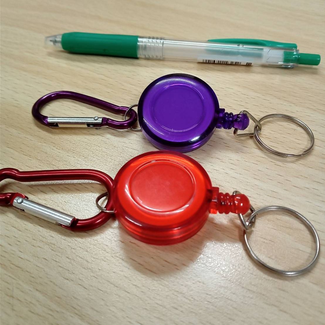 【送料無料】カラビナ付 キーリール2個セット リールキーホルダー キーチェーン ホルダー 吊り下げ 釣り 耐摩 簡単着脱 紛失防止 伸縮65cm 拍卖