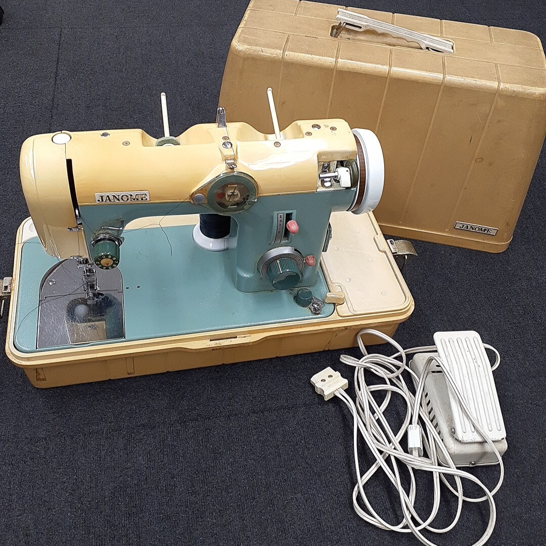 JANOME ジャノメ ミシン MODEL 671 ハンドクラフト 手工芸 フットコントローラー ケース付き ま拍卖