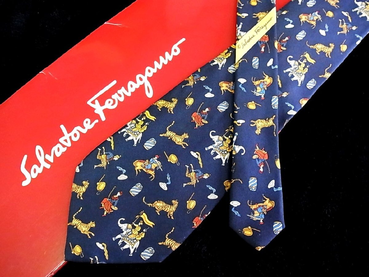 ♪今週の特売980円~♪2891♪状態並品【FERRAGAMO】フェラガモ【狩り ウマ トラ 動物 柄】ネクタイ♪拍卖