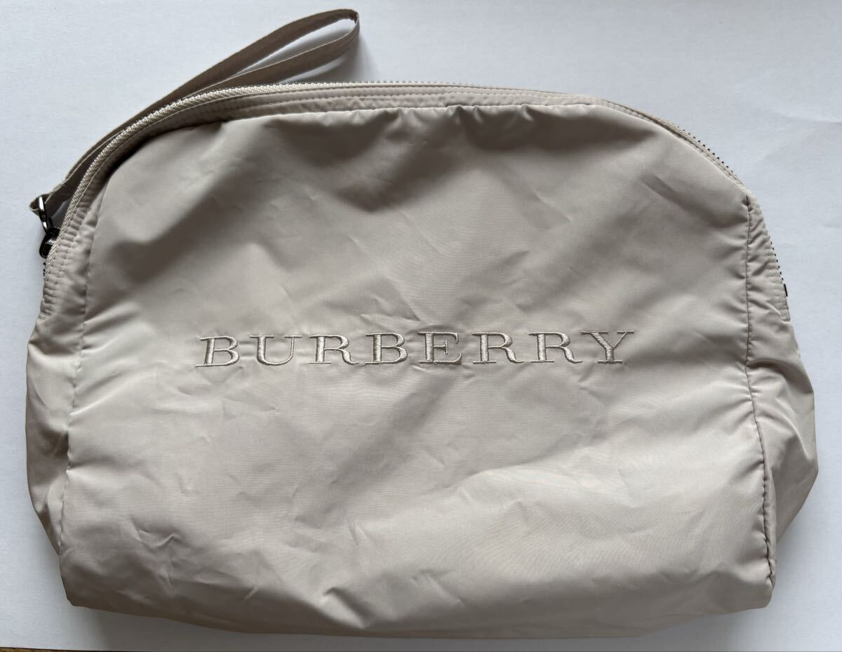 未使用☆バーバリー☆ポーチ☆ベージュ☆内側バーバリーチェック☆拍卖