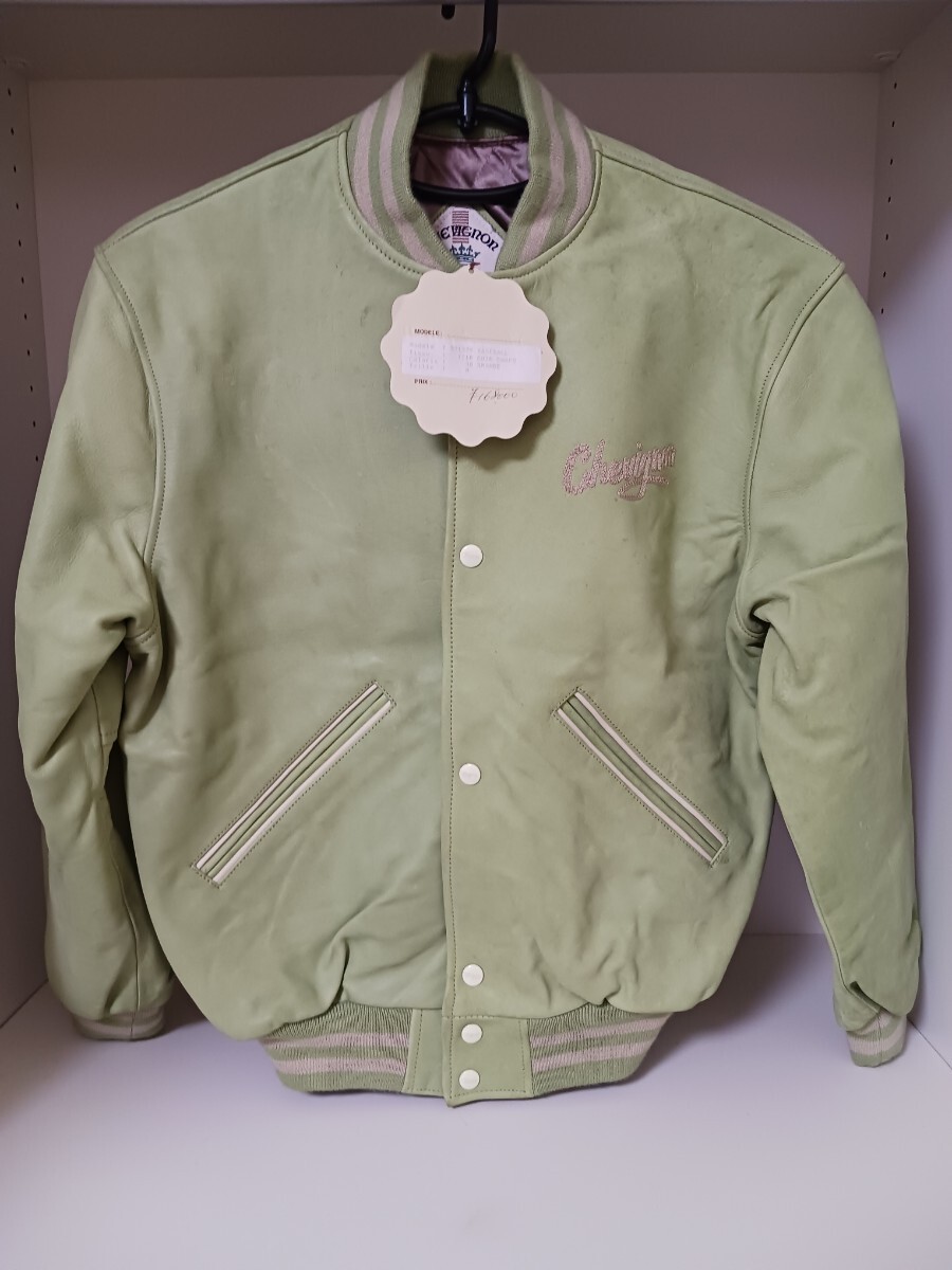 シェビニオンCHEVIGNON (フランス)レザー ブルゾン。ライト グリーン Mサイズ。1996年頃定価168000円購入試着のみの美品。デッドストック拍卖