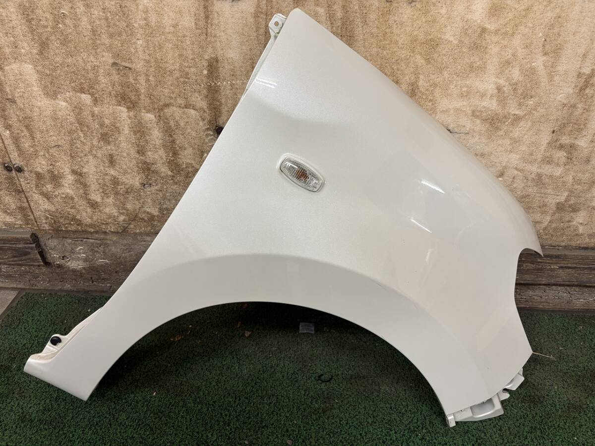 ★☆パッソ ブーン M700/M710 フロント右フェンダー パールW24 西濃運輸 直接引取OK 個人宅不可☆★拍卖