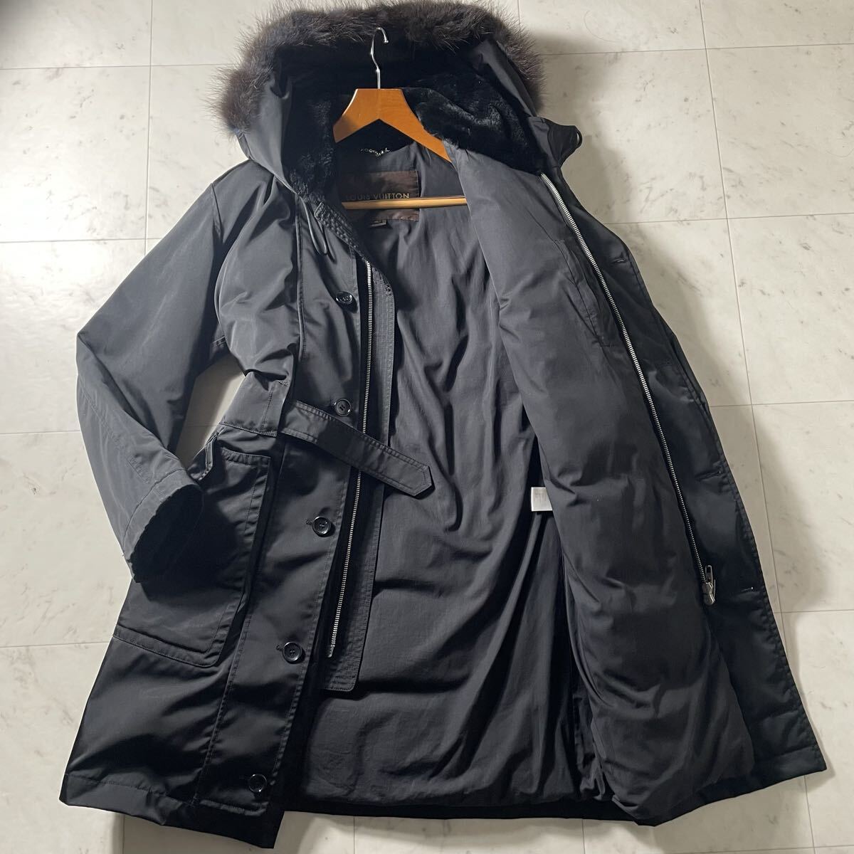超弩級XL!!!最高級セーブル!!!【ルイヴィトン LOUIS VITTON】頂点頂上グースダウン!!! ダウンコート ジャケット ファー 毛皮 LV 襟ムートン拍卖