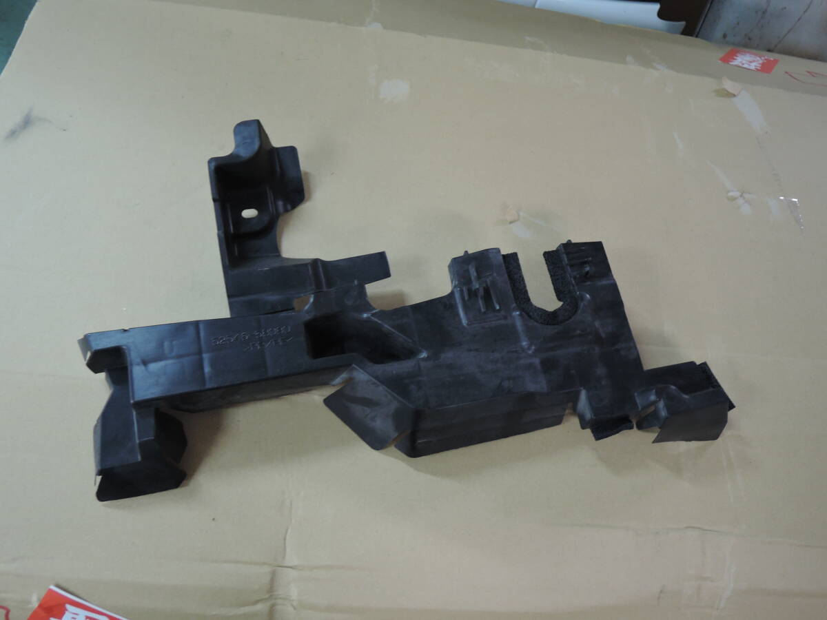 30系 アルファード/ヴェルファイア 純正 フロントバンパ サイドシール NO.2 フロントバンパー 52546-58080 T-0015拍卖