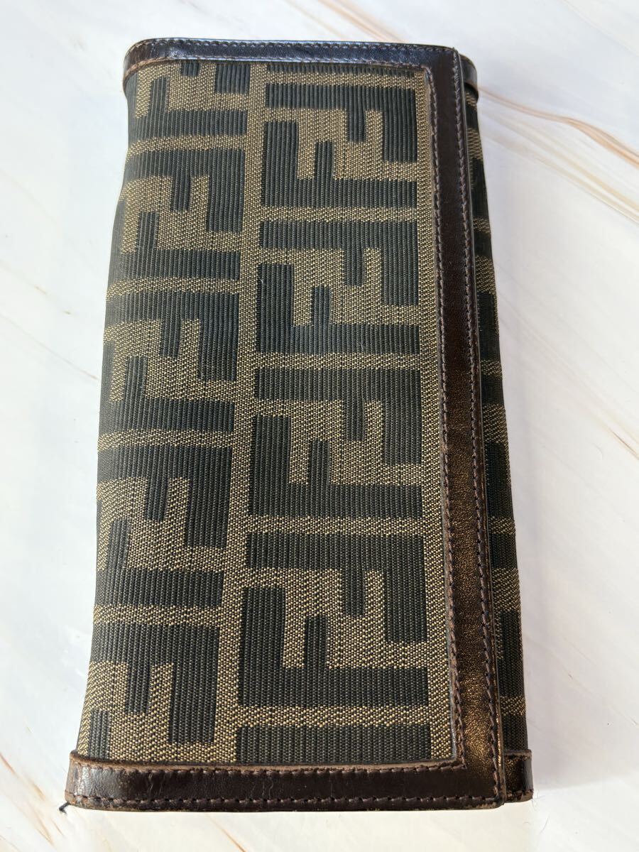 C【A25072901】1円〜 FENDI フェンディ 長財布 ズッカ柄 ウォレット ブラウン ファスナー部分壊れ有り ジャンク拍卖