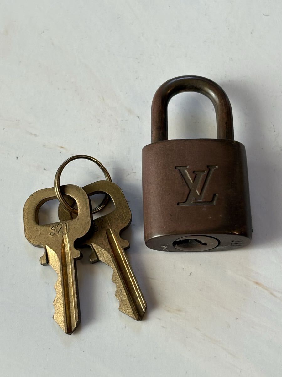 C【D25080801】1円〜 ルイヴィトン LOUIS VUITTON 南京錠 鍵 パドロック キー カデナ ゴールドカラー拍卖