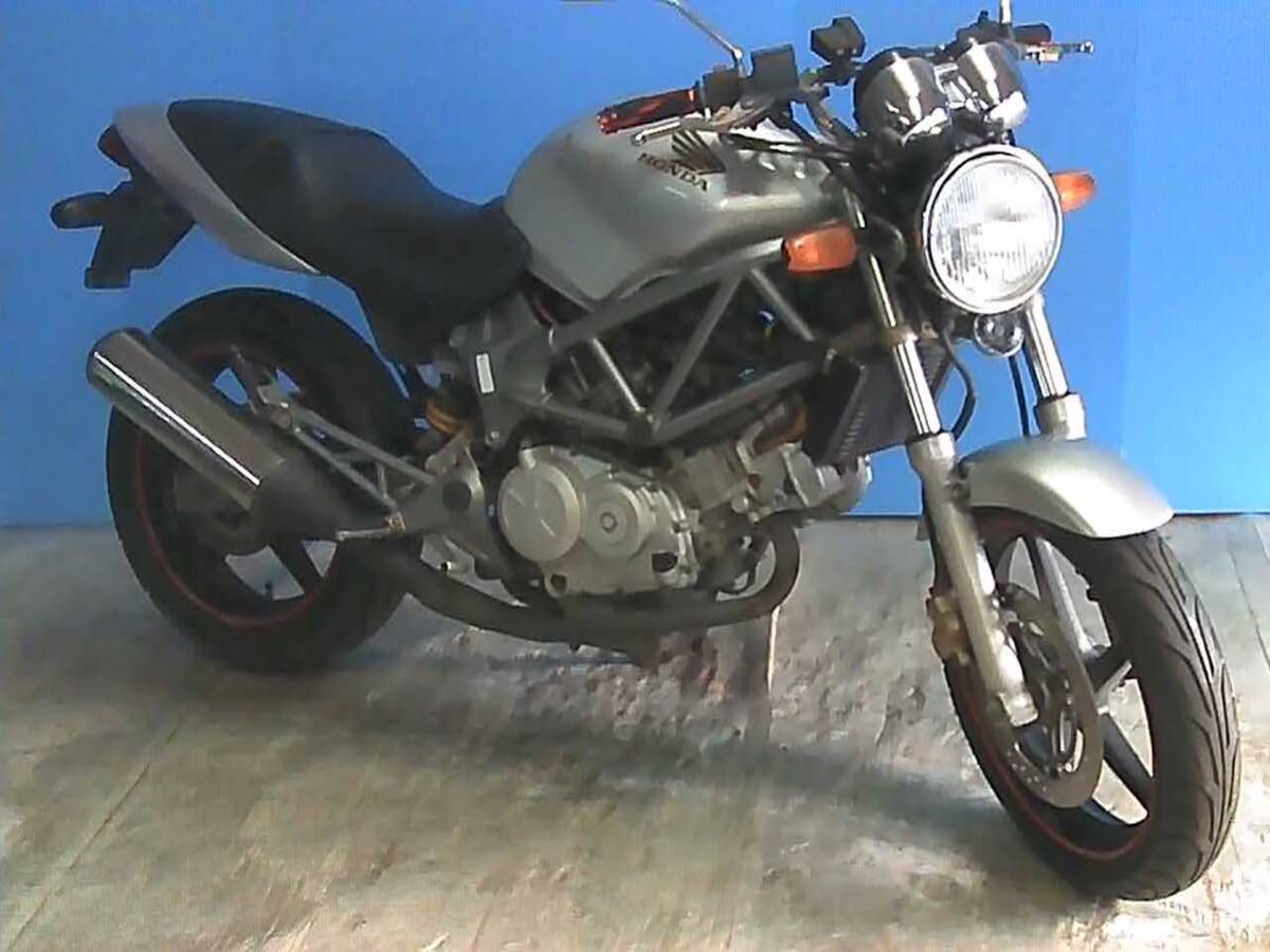 HONDA VTR250 銀 格安提供車 エンジン始動動画 半額配送キャンペーン 期間限定車体本体価格 現状渡し諸経費¥0- 横浜 P-Yard 045-507-6300拍卖