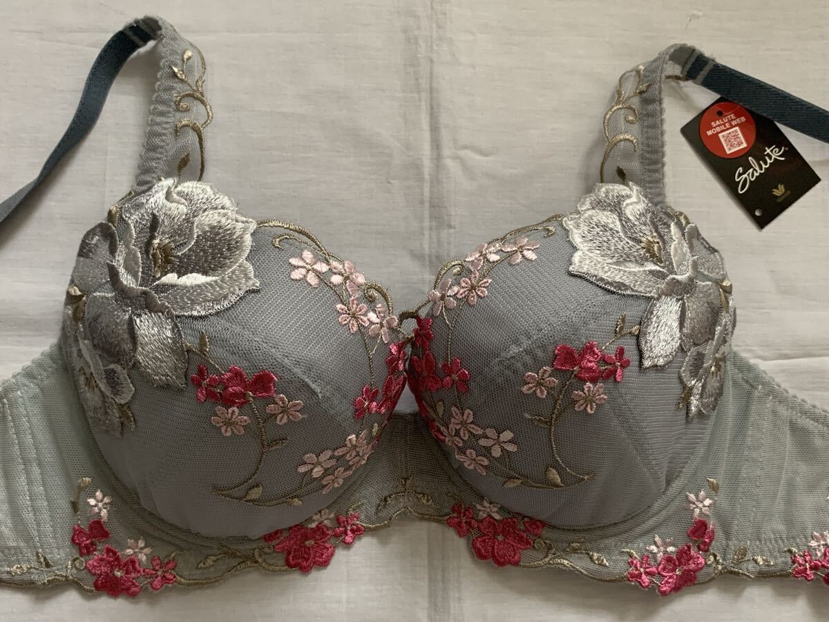 最終処分SALE!サルート 【風を感じる花】 GY ブラF70 ワコール 新品タグ付き拍卖