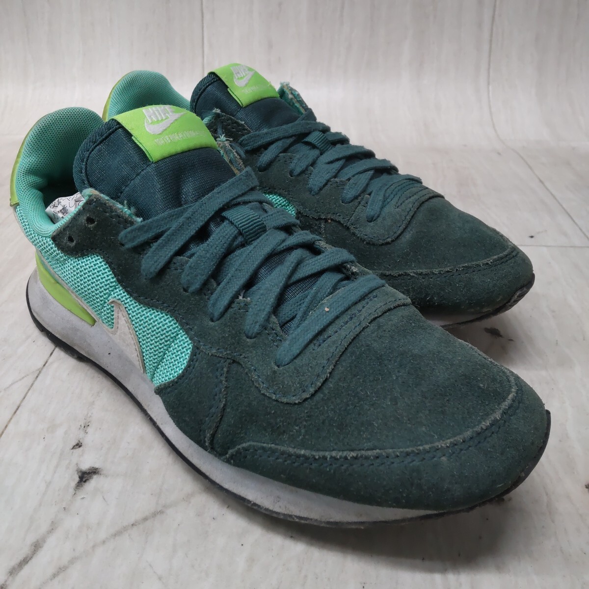 M320 FN-251010-689 NIKE ナイキ INTERNATIONALIST インターナショナリスト ローカットスニーカー グリーン レディース 23.5cm拍卖