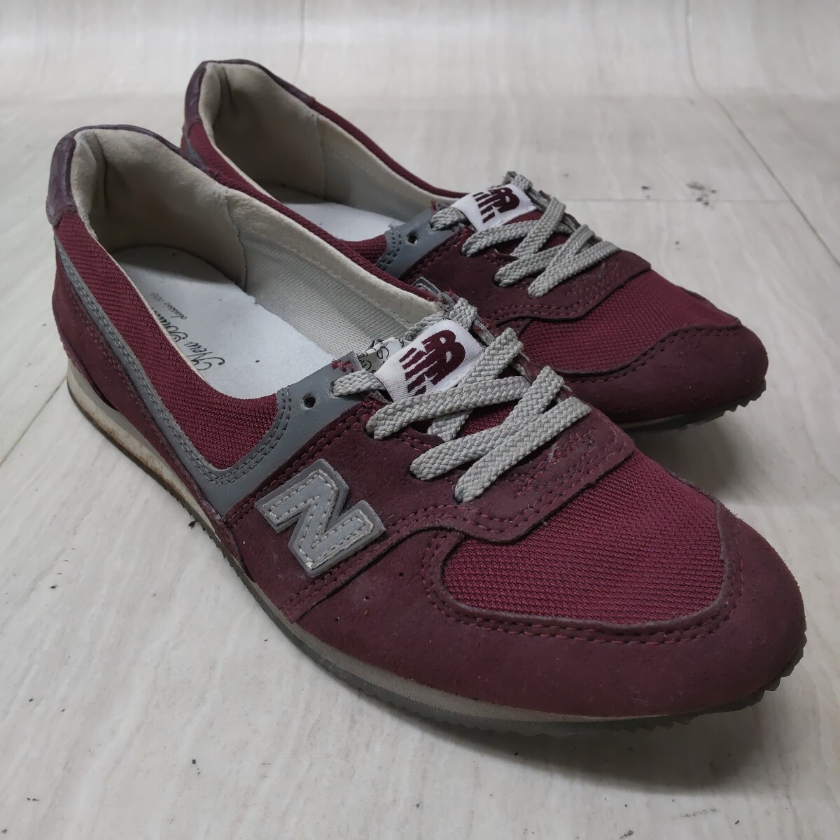 M322 FN-251017-1540 New Balance ニューバランス classic 100 WSL100BG パンプニーカー バーガンディ レディース 23.5cm拍卖