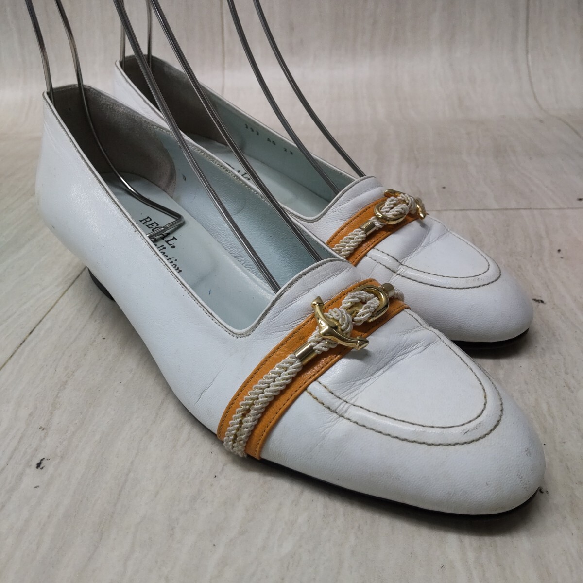 M323 FN-251017-1533 REGAL リーガル レザーパンプス パンプス ローヒールパンプス ホワイト レディース 23cm拍卖