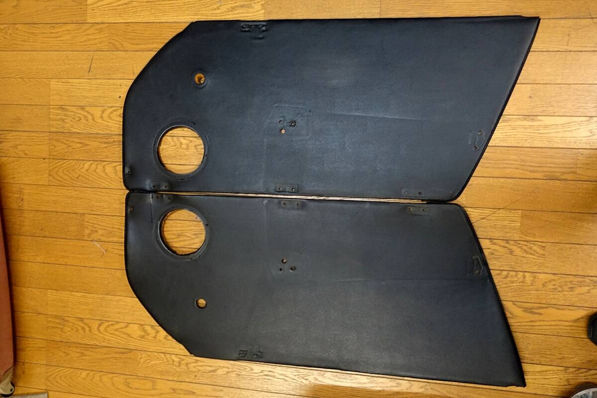 売切15 ポルシェ 911 74カレラ 75カレラ オリジナル ドアパネル オリジナル 表皮 綺麗です。 左右セット 拍卖