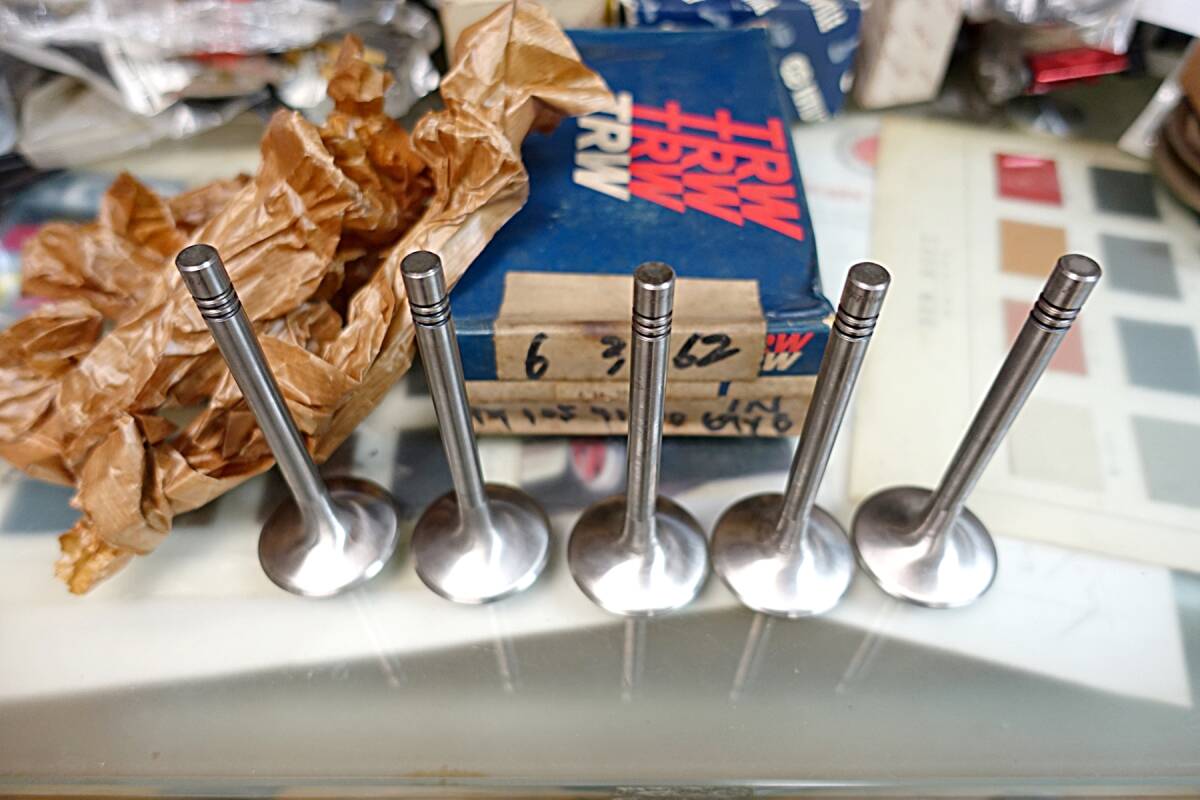 売切15 ポルシェ 911 インテーク バルブ TRW ポルシェ OEM 新品 1本の値段 45㎜ 在庫5 90110541100 1968~1979 拍卖