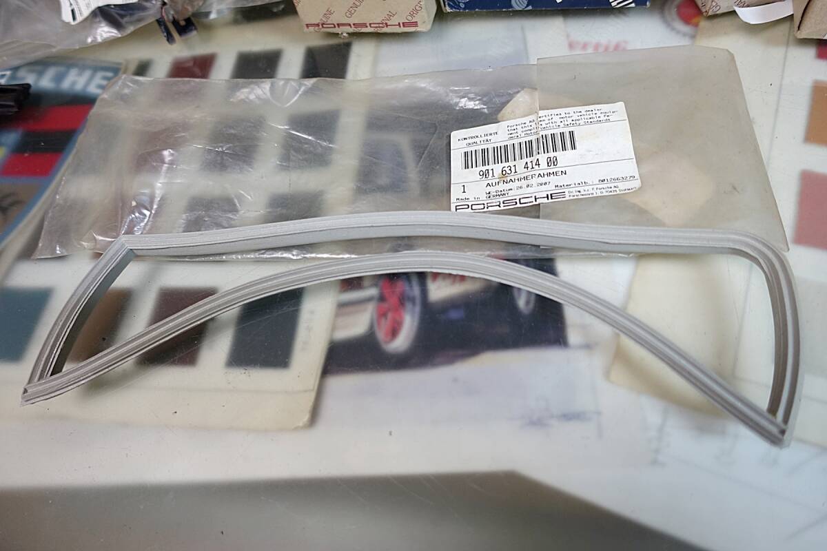 売切15 ポルシェ ナロー 911 912 ターンシグナル ウィンカーレンズ シール 純正 新品 右側 SWB 1965~1968拍卖