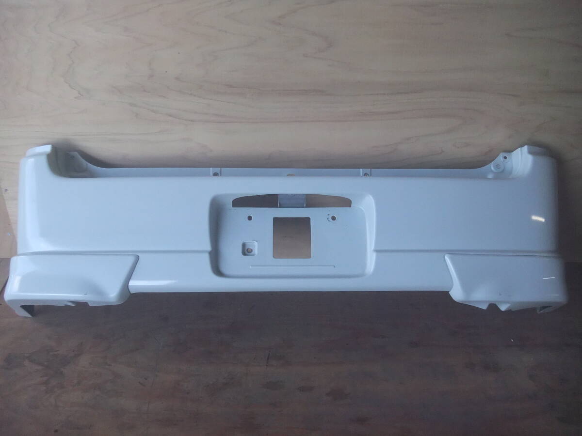070438 マツダ スクラム DG64W リアバンパー 白パール系 ・拍卖