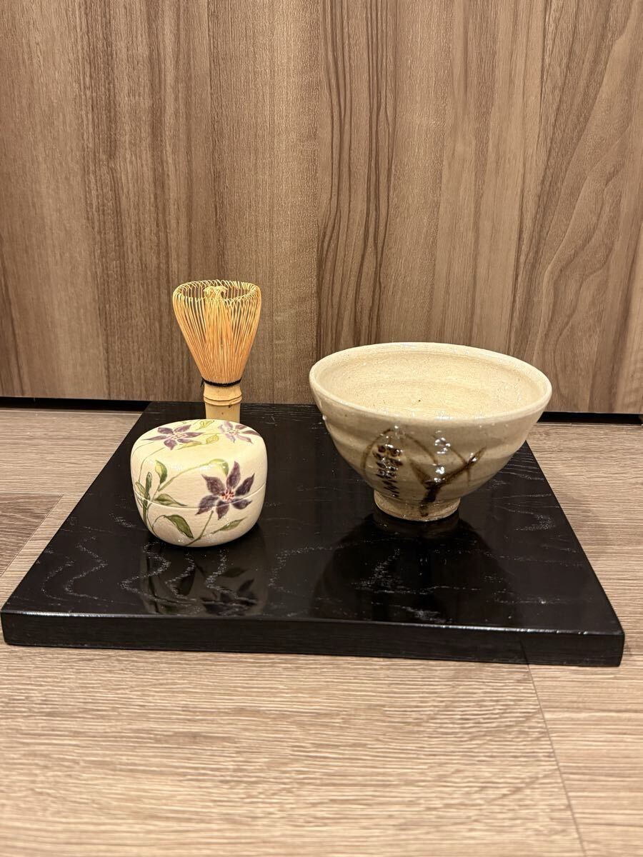 【中古】抹茶お点前セット 茶碗 棗 茶筅 敷板 お稽古 茶道具 懐紙付き拍卖