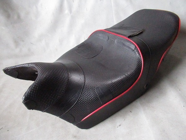 ●V-MAX1200用●コルビン Corbin製シートです●破れ有りなので補修用にどうぞ●Vマックス1200●拍卖
