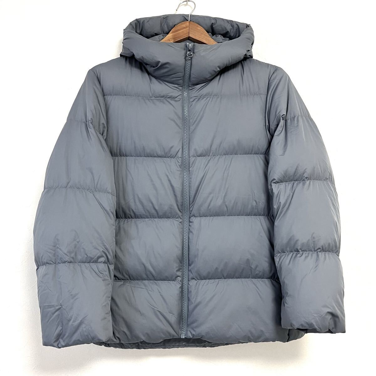 W371【UNIQLO】ユニクロ ウルトラライト ダウン ジャケット アウター ジップアップ フード 防寒 アウトドア グレー レディース サイズS/mm拍卖