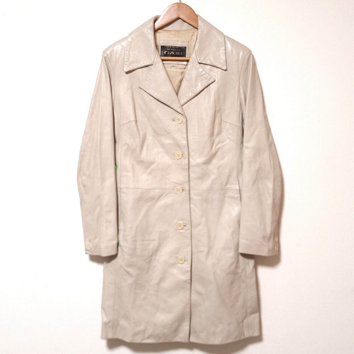 W655【GABI】ガビ レザー テーラード コート イタリア製 本革 ライトベージュ ミドル丈 レディース サイズM(日本サイズL相当)/QQ拍卖