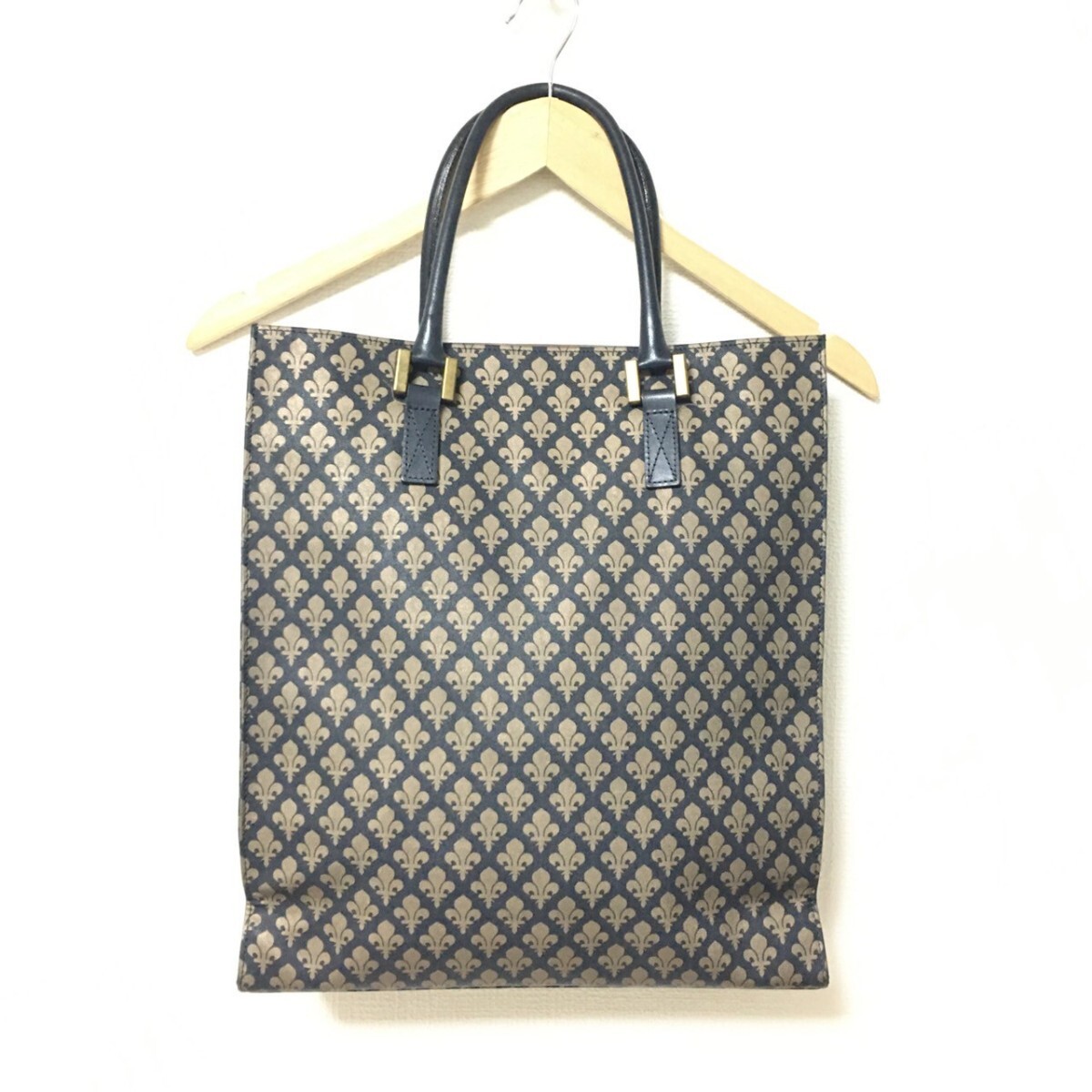 W906【PATRICK COX】 パトリックコックス トートバッグ レザー ゴールド 総柄 ユリ フルール ド リス A4 ブラック レディース /fa拍卖