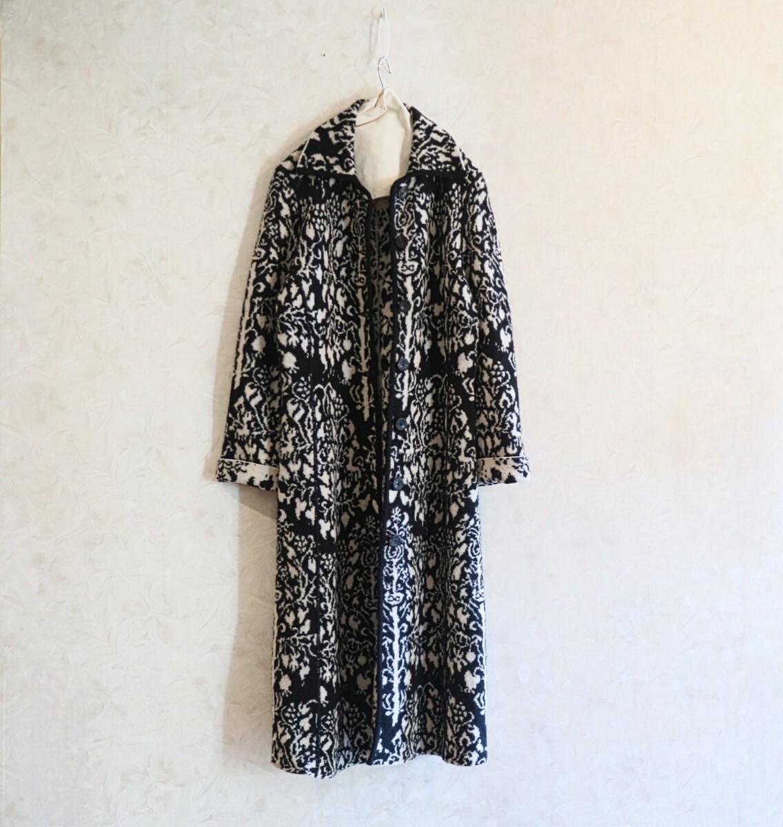 美品★エトロ ETRO★Italy製★42万★モノトーンジャガード★肉厚ウール スリット入り ニットコート size 40/M相当拍卖