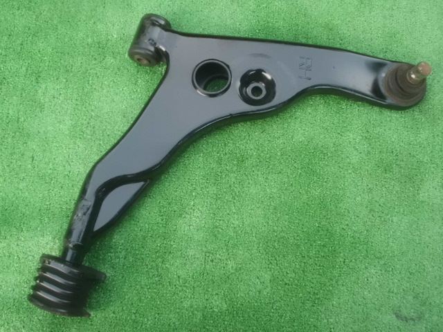 ミニキャブ U61V/U62V/U61T/U62T 右フロントロアアーム拍卖