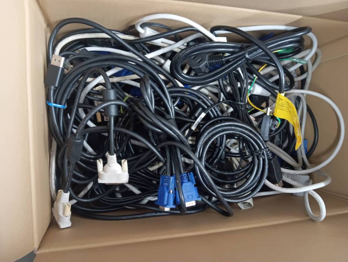 片づけで大量発生!ケーブル各種まとめて70本以上 ジャンク扱い 100円スタート!拍卖