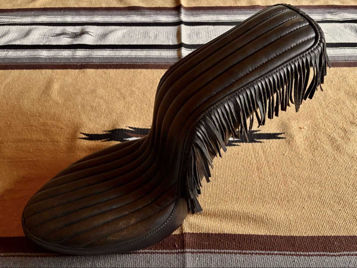 茶芯 本革 フリンジキングクイーンシート リジッド用 (ショベル パンヘッド ナックルヘッド コブラシート ベイツシート bates拍卖