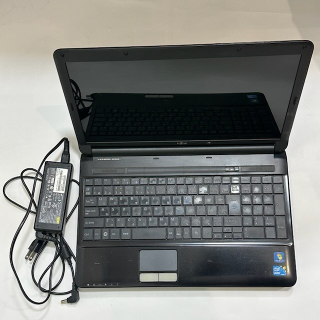 #6875 FUJITSU LIFEBOOK A530/3A FMVA533AB 富士通 ノートパソコン Windows7 動作未確認 ジャンク 部品取り 詳細不明 現状保管品拍卖