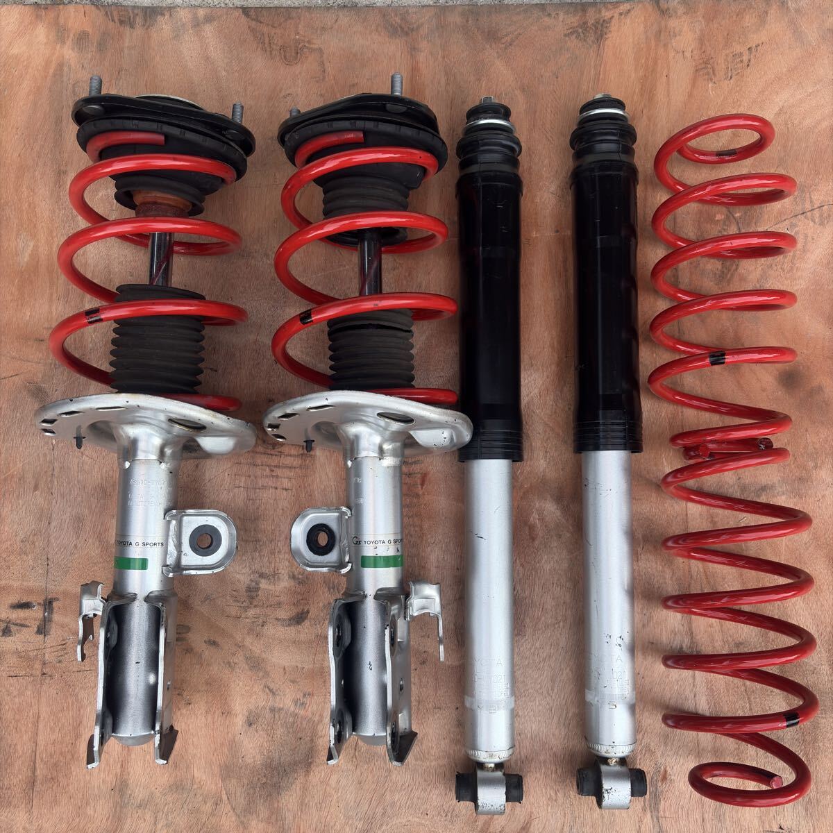 トヨタ プリウス ZVW30 ハイブリッド G’s 純正 サスペンション ショック スプリング 1台分 中古拍卖