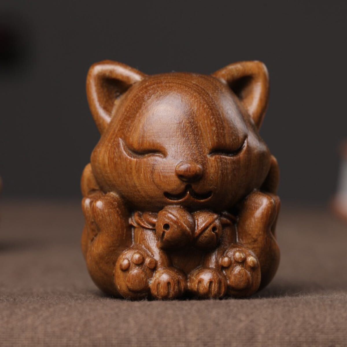 サンダルウッド九尾 金運 幸運 古美術 置物拍卖