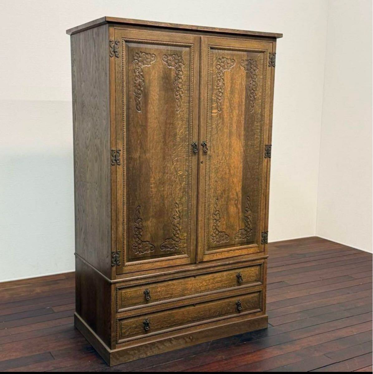 H19K43 神戸洋家具 伊藤家具 ワードローブ 彫刻 クローゼット 洋服タンス 整理タンス 衣装箪笥 チェスト 木製 レトロ 和製ビンテージ 拍卖